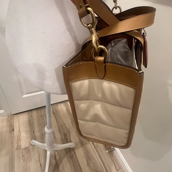 NWT Coach Quilted Large Field Tote - Picture 5 of 16